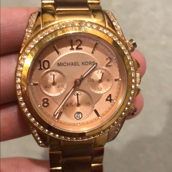 Micheal Kors Watch - Picture 3 of 4